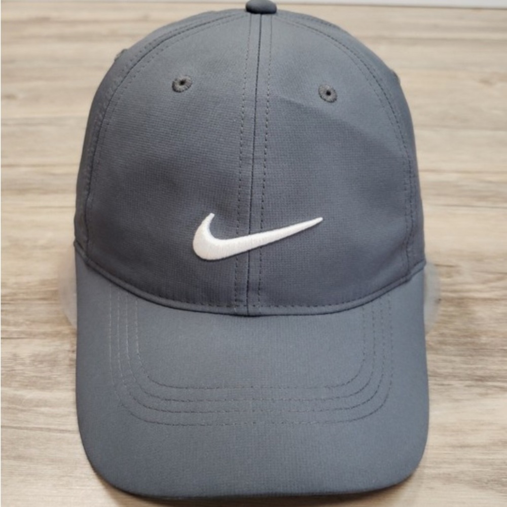Gray Nike golf hat / Dri-fit